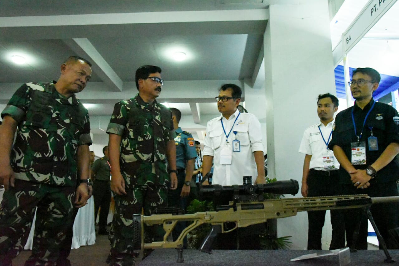 Logistics coordination meeting, TNI Commander Reviews Pindad Products