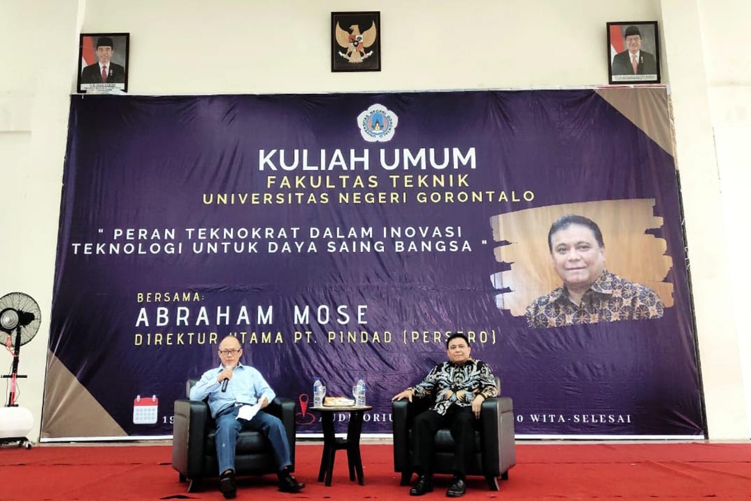 Giving Public Lecture, President Director of Pindad Invites UNG Students to Have Digital Competence and Master the Technology