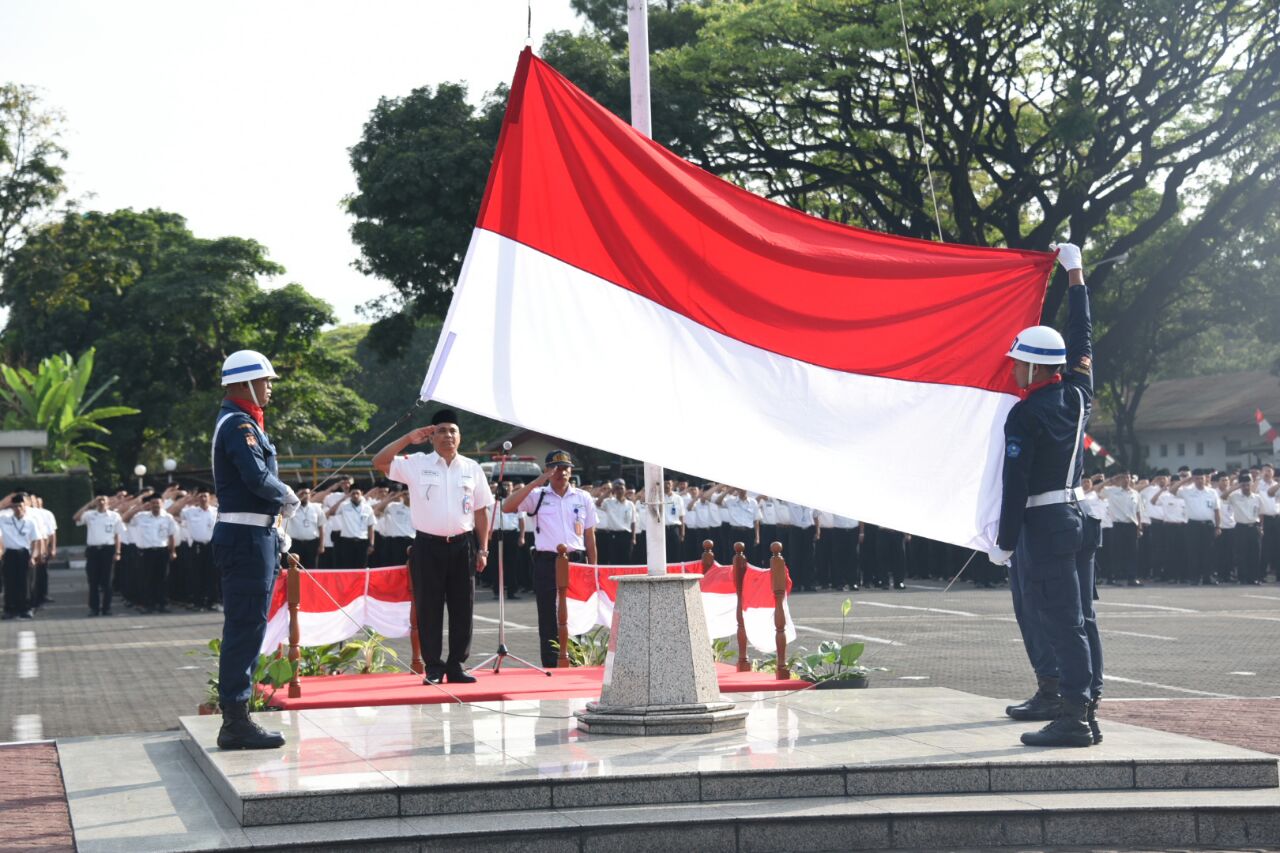 Pindad Laksanakan Upacara Bendera dan Berbagai Lomba Memperingati HUT RI Ke-72