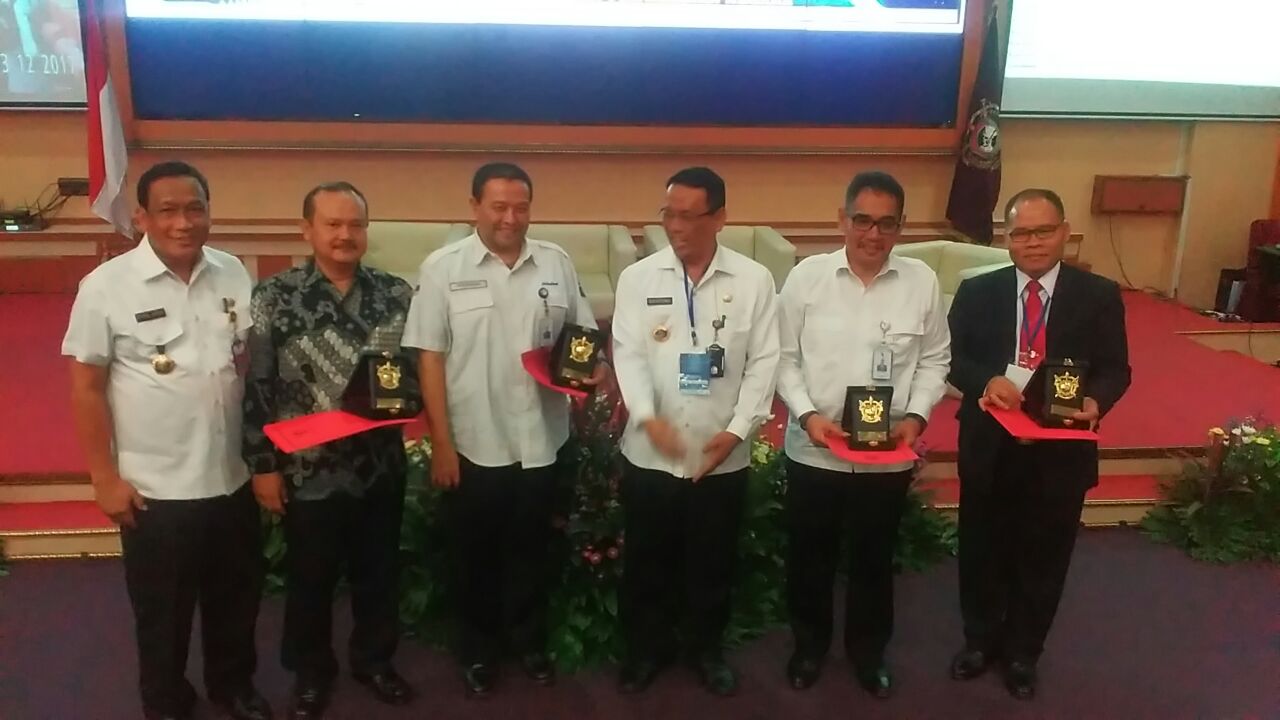 Direksi Pindad Menjadi Narasumber Pada Seminar Nasional Unhan-ITB