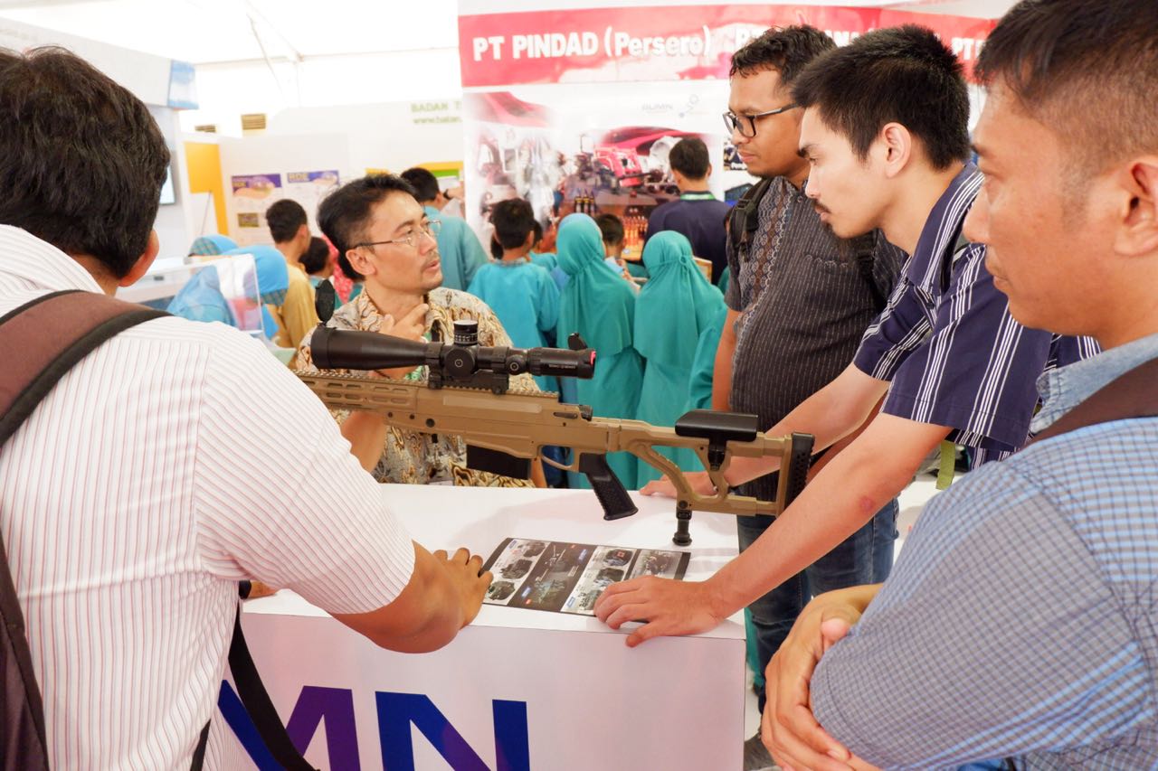 Pindad Showcased Water Cannon and Weapons at the Culmination of Hakteknas 2018