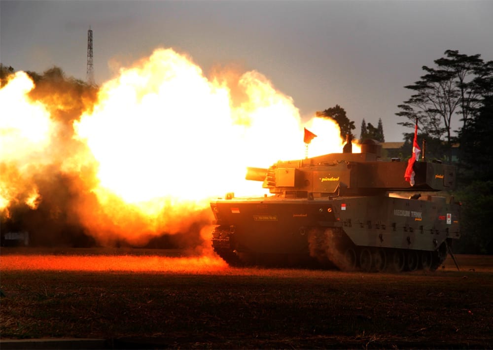 Pindad's Medium Tank Firing Test