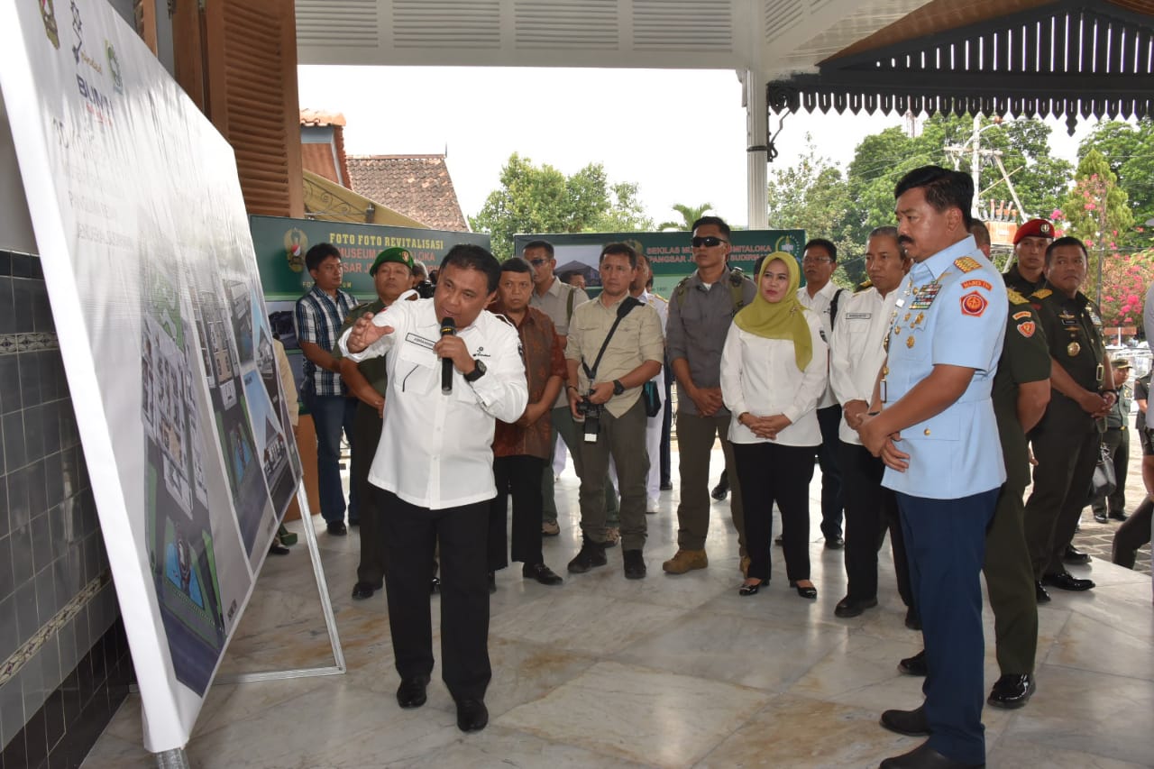 TNI Commander Reviewing Revitalization of Sasmitaloka Museum, Great Commander General Soedirman