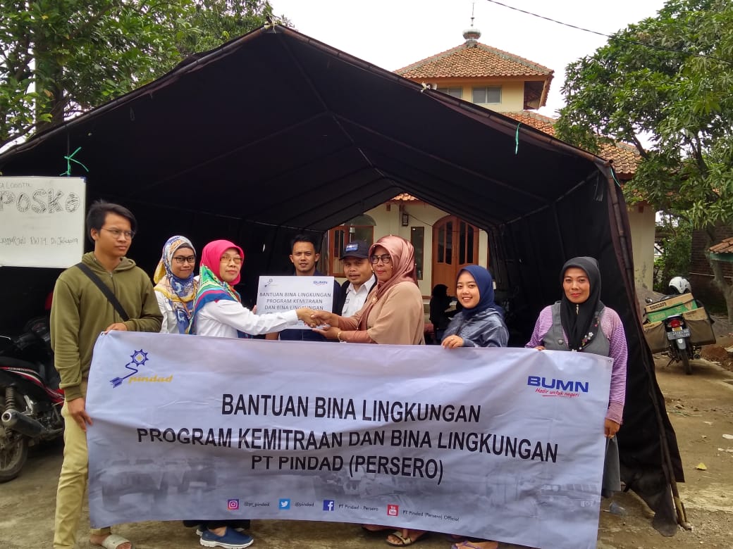 Pindad Salurkan Bantuan Untuk Warga di Rancaekek 