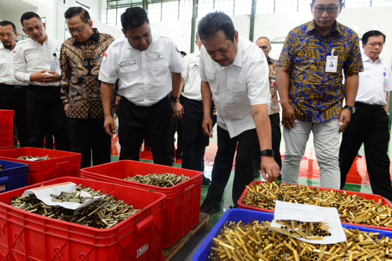 Deputy Minister of Defense and Secretary General of Ministry of Defense Review Pindad Munitions Division