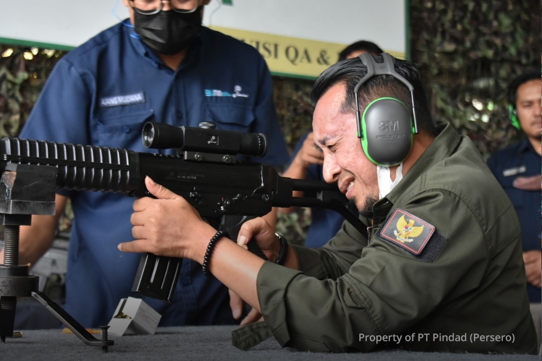 Tanah Datar Regent and staff visit Pindad