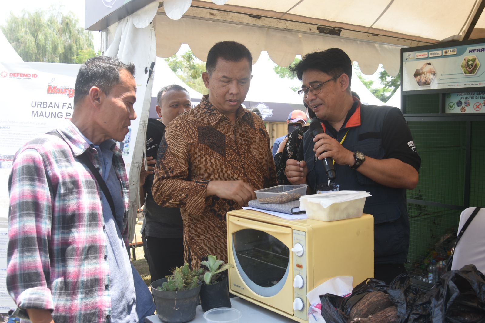 TJSL dan K3LH PT Pindad Berpartisipasi dalam Festival Iconic x Stunting 2024