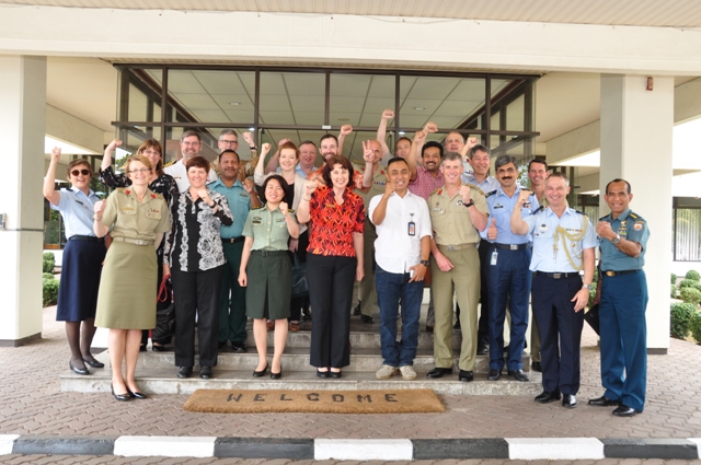 CDSS Australia Studi Lapangan di PT Pindad (Persero)
