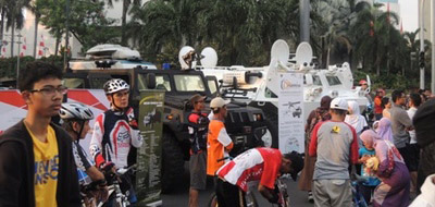 PT Pindad (Persero) Anoa and Komodo at Hakteknas 2013 Car Free Day&nbsp;