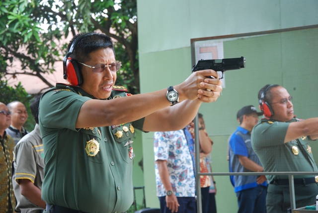 Dankodiklat : Pindad Kebanggaan Angkatan Darat dan Kebanggaan Indonesia