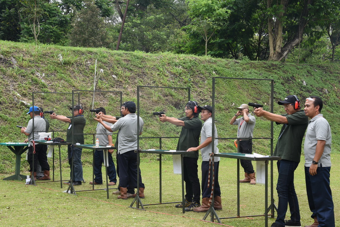 Pindad Selenggarakan Lomba Tembak Antar Wartawan