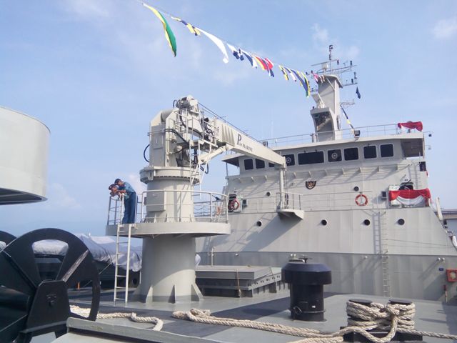 Pinmarine Pindad Dukung KRI Teluk Bintuni TNI AL